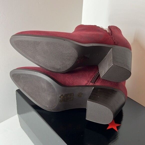 Journee Collection Tessa Bootie Wine size 6.5 M - Picture 4 of 5